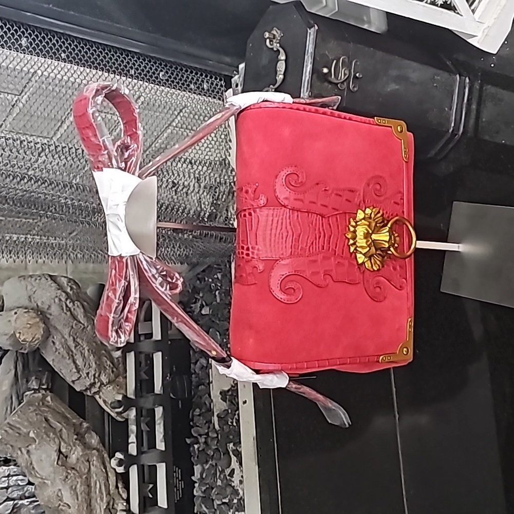 Sharif Museum "Lion's Gate" Leather Messenger Bag